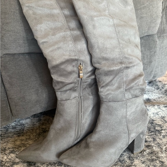 JustFab Gray Suede Slouch Boots – Size 8 / EU 38.5 - Picture 2 of 5